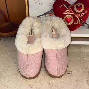Cozy Pink Dearfiams Slippers